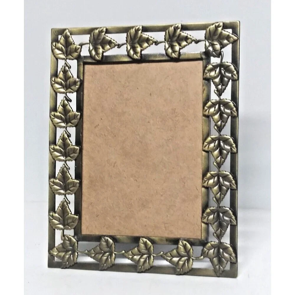 VTG Picture Frame Cast metal antique gold tone leaves leaf pattern for 6.5 x 4.5